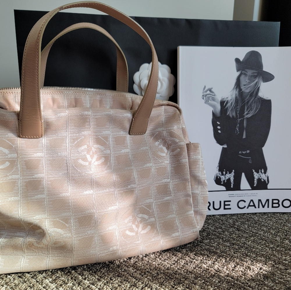 Chanel Bag Beige Excellent condition